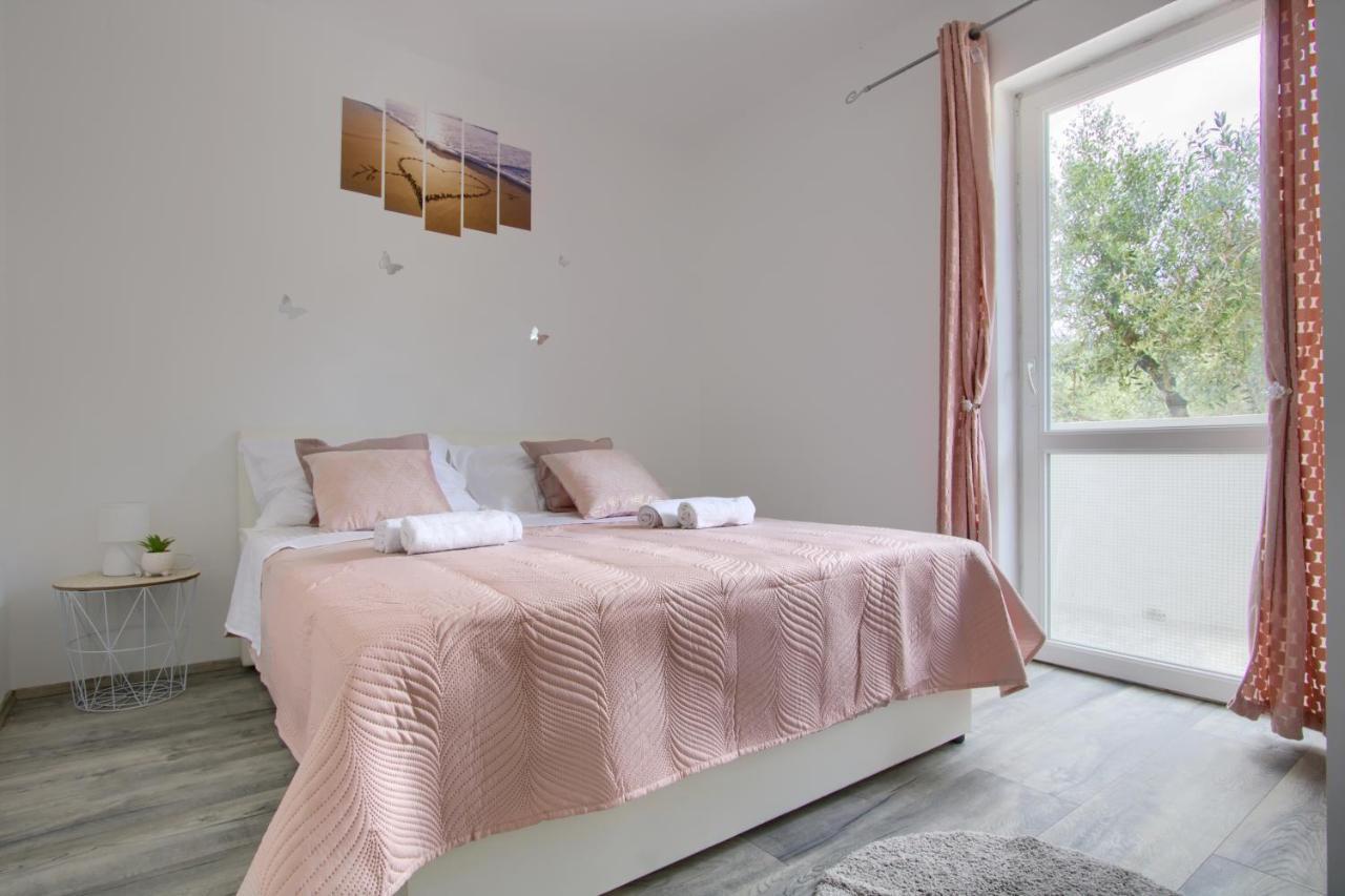 Apartments Villa Mihaela Banj المظهر الخارجي الصورة