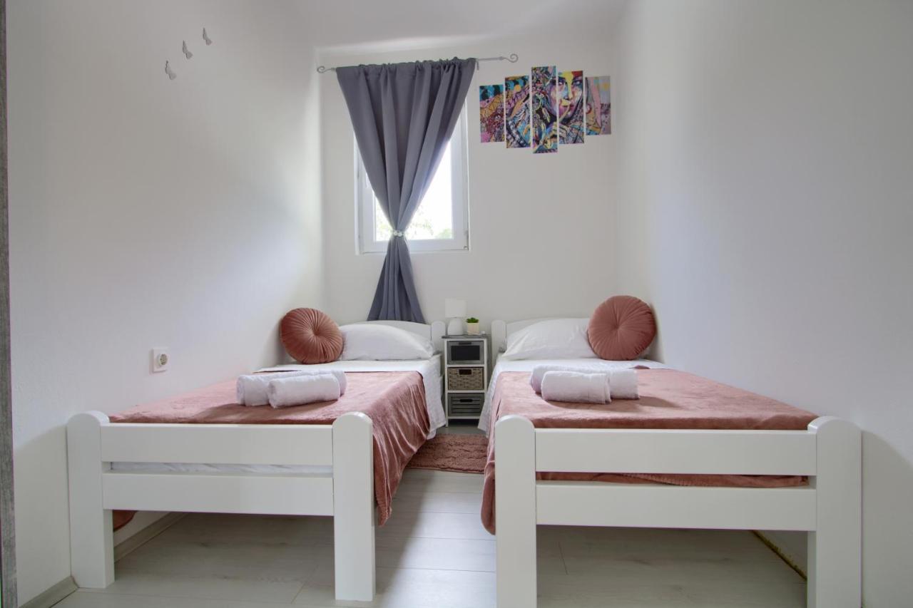 Apartments Villa Mihaela Banj المظهر الخارجي الصورة