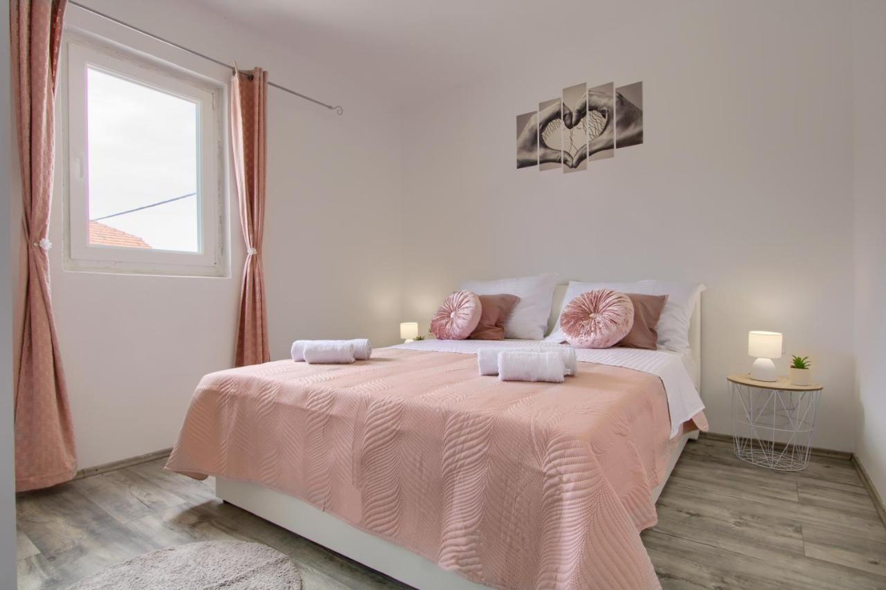 Apartments Villa Mihaela Banj المظهر الخارجي الصورة